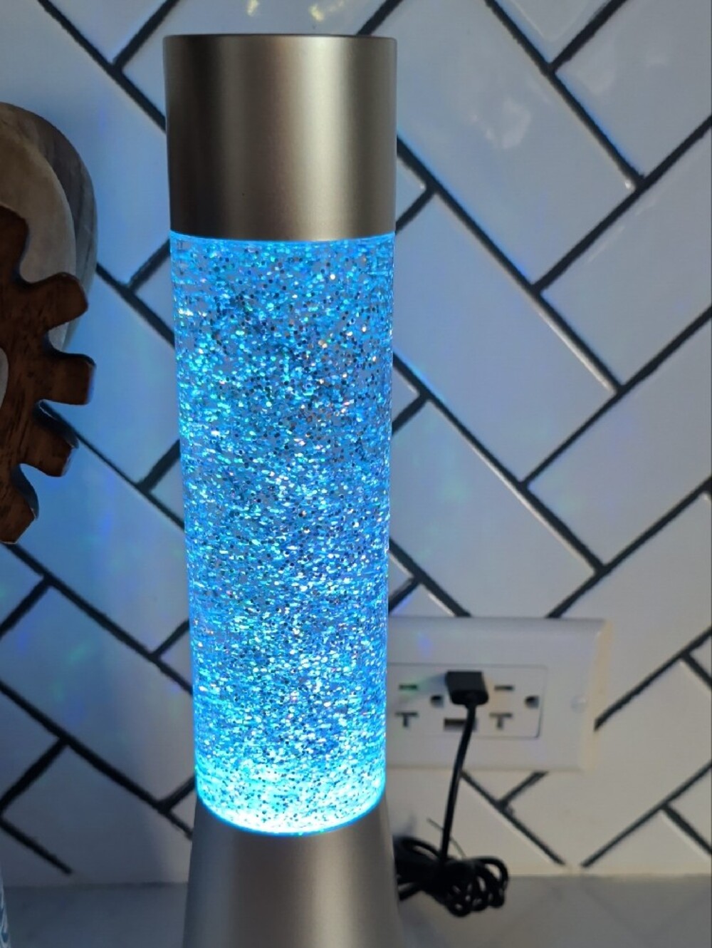 Glitter LED Lava Lamp - Changes Colors - Picture 7 of 9